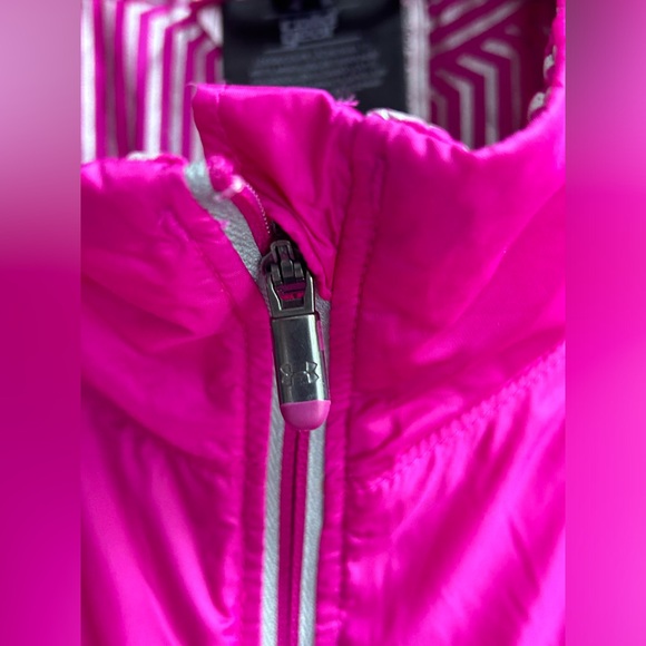 UNDER ARMOUR womens large Cold gear hot pink packable vest - Picture 5 of 11